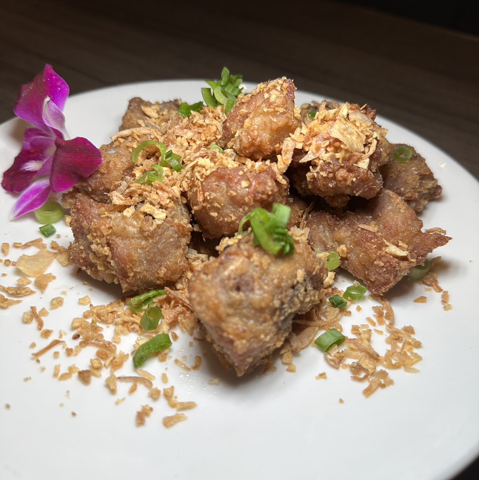 Deep Fried Garlic Pork Rib (Special) at Paradise Dynasty on #foodmento http://foodmento.com/place/13539