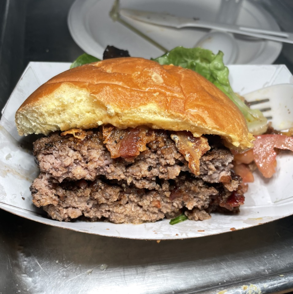 Double Burger at Alpine Inn on #foodmento http://foodmento.com/place/13572