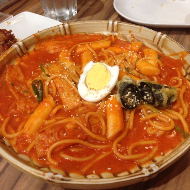 Tteokbokki (Rice Cake & Noodle Spicy) at Bonchon Chicken on #foodmento http://foodmento.com/place/1365