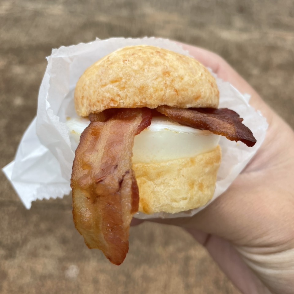 Bacon & Egg Pao De Queijo Sandwich @noshhawaii at KCC Farmers Market on #foodmento http://foodmento.com/place/13680