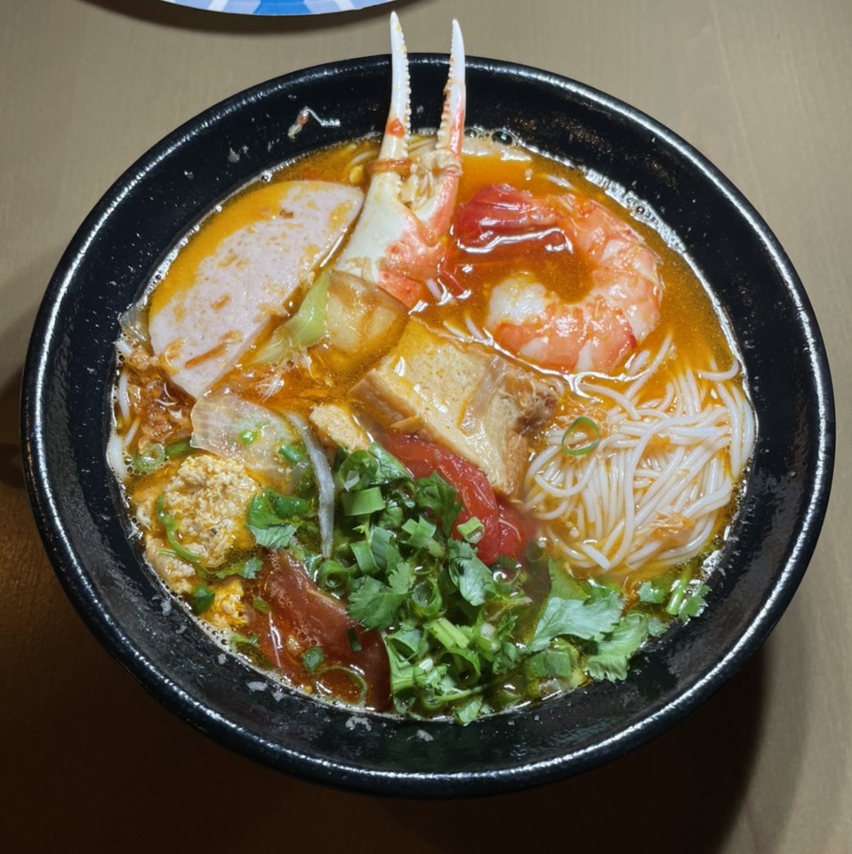 Bun Rieu (Crab Noodle Soup) from Broken Rice on #foodmento http://foodmento.com/dish/52991