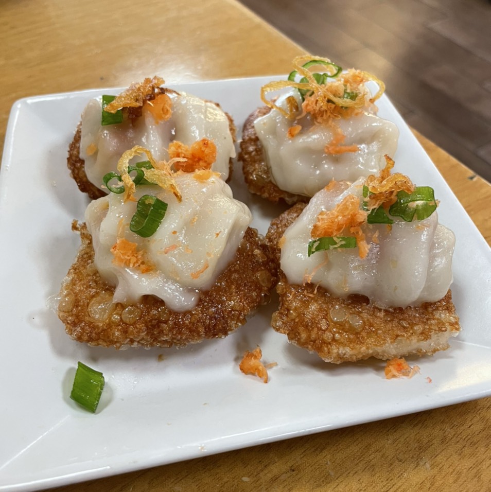 Banh It Ram (Vietnamese Fried Mochi Dumpling) from Hương Giang Restaurant (Huong Giang) on #foodmento http://foodmento.com/dish/53146