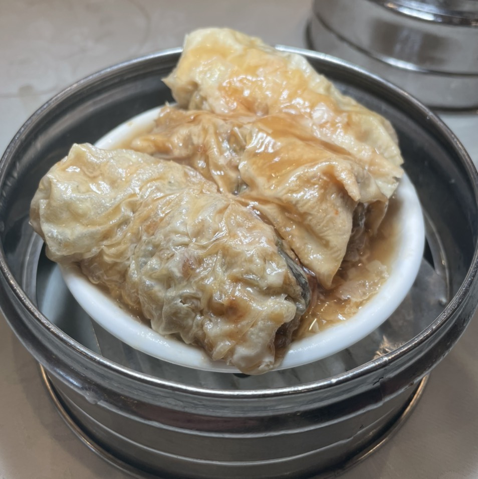 Beancurd Skin Roll from Five Star Seafood Restaurant 半島海鮮酒家 on #foodmento http://foodmento.com/dish/53349