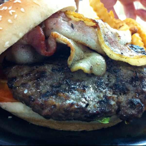 Botak Burger with Bacon from Botak Jones on #foodmento http://foodmento.com/dish/409