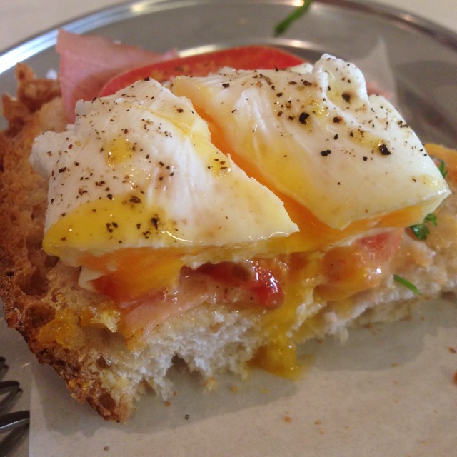 Darling's Eggs (Poached Eggs, Ham, Cheese, Tomatoes, Sourdough) from The Plain (CLOSED) on #foodmento http://foodmento.com/dish/7271