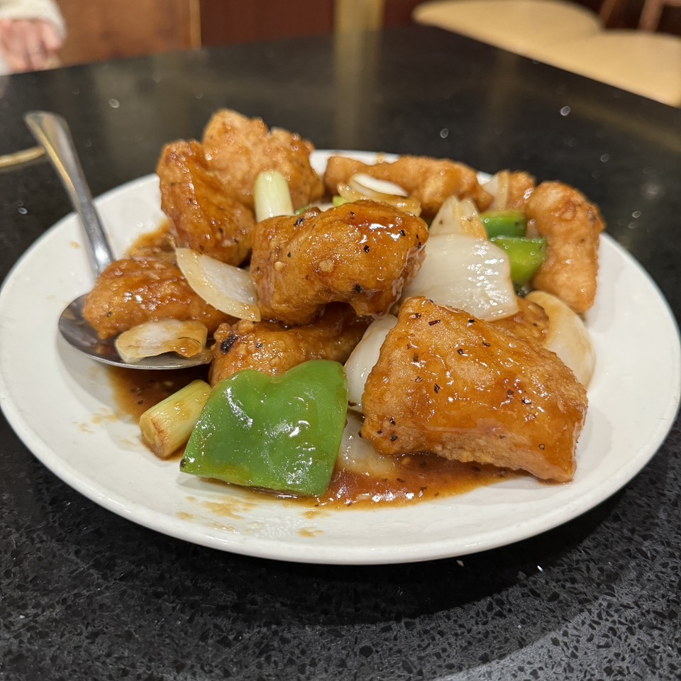 Black Pepper & Basil Fish $14 at Phoenix Inn Chinese Cuisine on #foodmento http://foodmento.com/place/13814