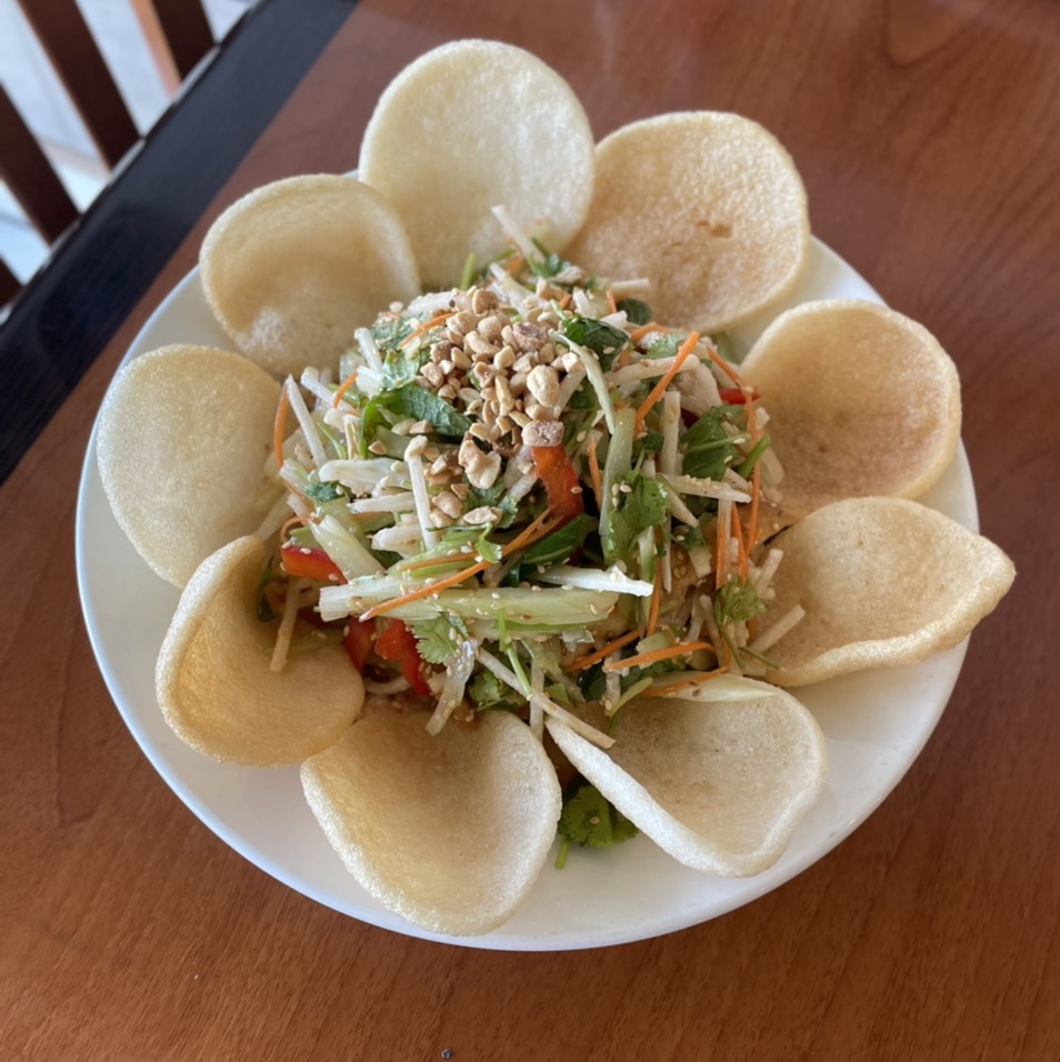 Goi Lotus Hoa Sen (Lotus Happy Salad) $10.50  at Hoa Sen Vegetarian Restaurant on #foodmento http://foodmento.com/place/13880
