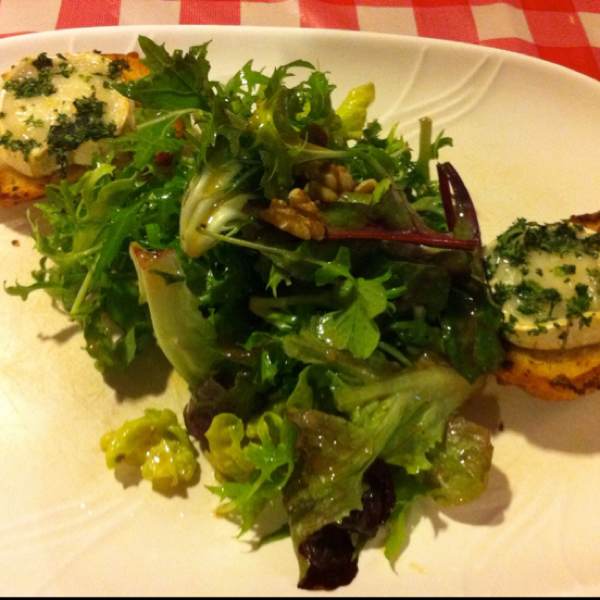 Warm Goat Cheese Salad from La Petite Cuisine on #foodmento http://foodmento.com/dish/429