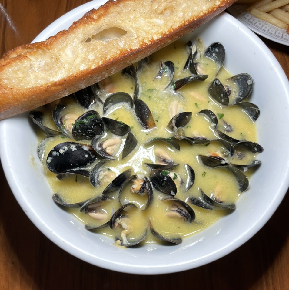 Moules Mariniere (Mussels) $36 at Restaurant St Jack on #foodmento http://foodmento.com/place/13902