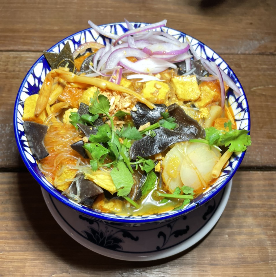 The Majesty Noodle Soup (Kyar San Chet) $17 on #foodmento http://foodmento.com/dish/53793