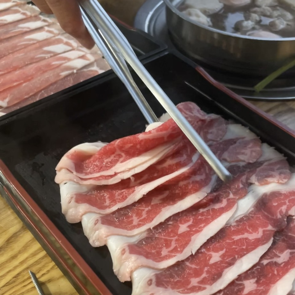 AYCE Shabu Dinner $33 on #foodmento http://foodmento.com/dish/53978