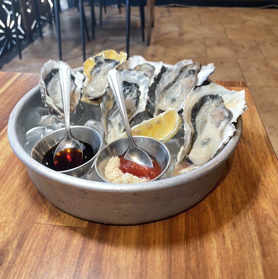 Oysters $1.50 Each on #foodmento http://foodmento.com/dish/54308