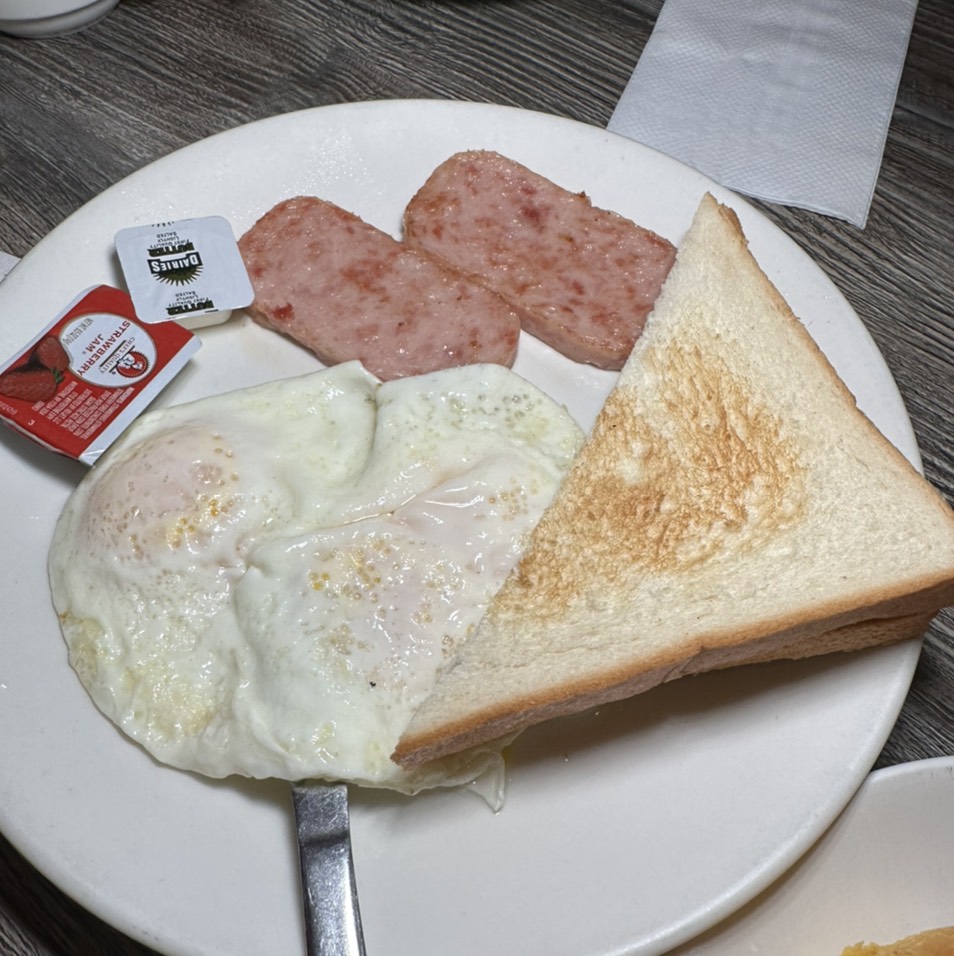 Spam & Two Eggs With Toast $10 at U2 Cafe on #foodmento http://foodmento.com/place/14115