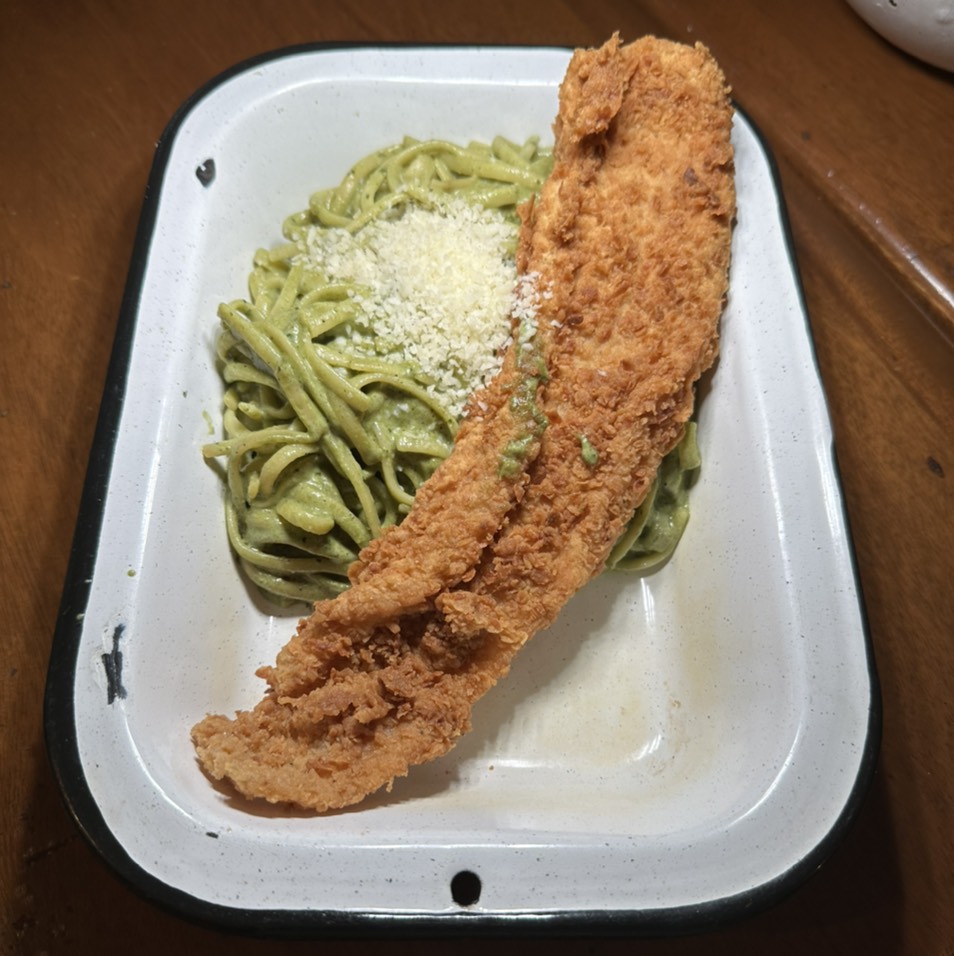 Tallarin Verde con Pescado Frito $17 from Casa Chaskis on #foodmento http://foodmento.com/dish/54751