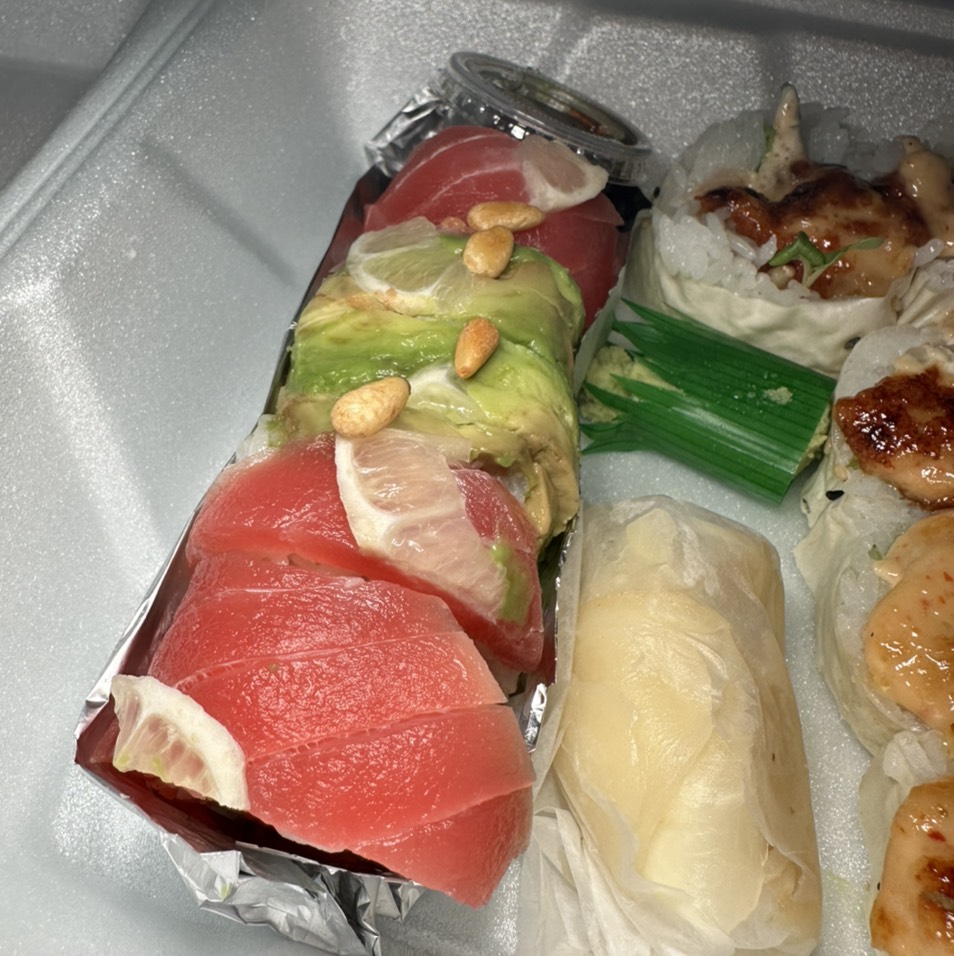 Ahi Garlic Lemon Roll $12 at Ahi Sushi on #foodmento http://foodmento.com/place/14143