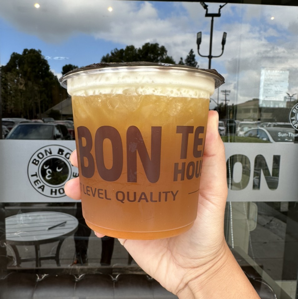Passion Fruit Green Tea $5 at Bon Bon Tea House on #foodmento http://foodmento.com/place/14158