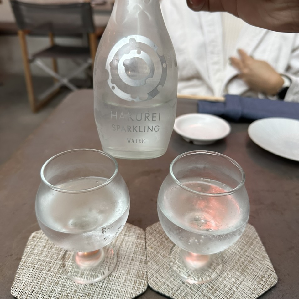 Hakurei (Sake Aroma Sparkling Water) $6.50 at Brother Sushi on #foodmento http://foodmento.com/place/14161