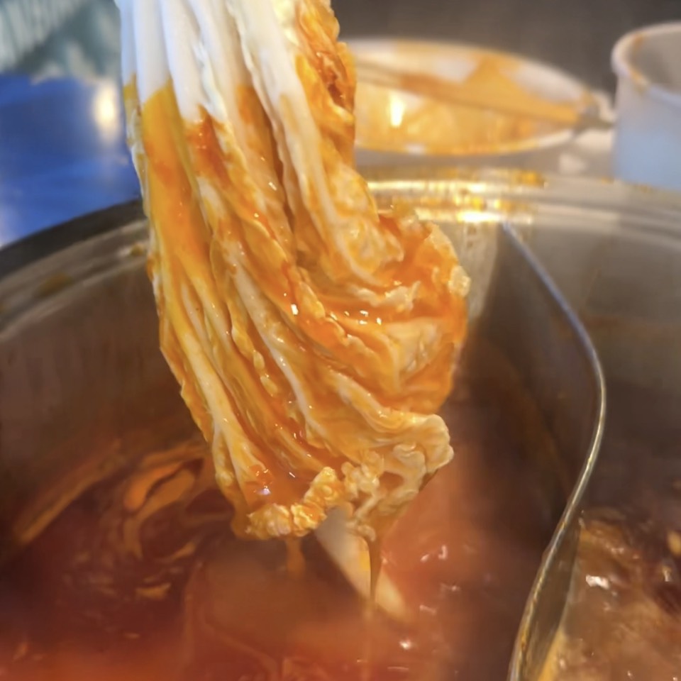 Napa Cabbage $4 from Ma Lu Bian Bian Hot Pot on #foodmento http://foodmento.com/dish/54908
