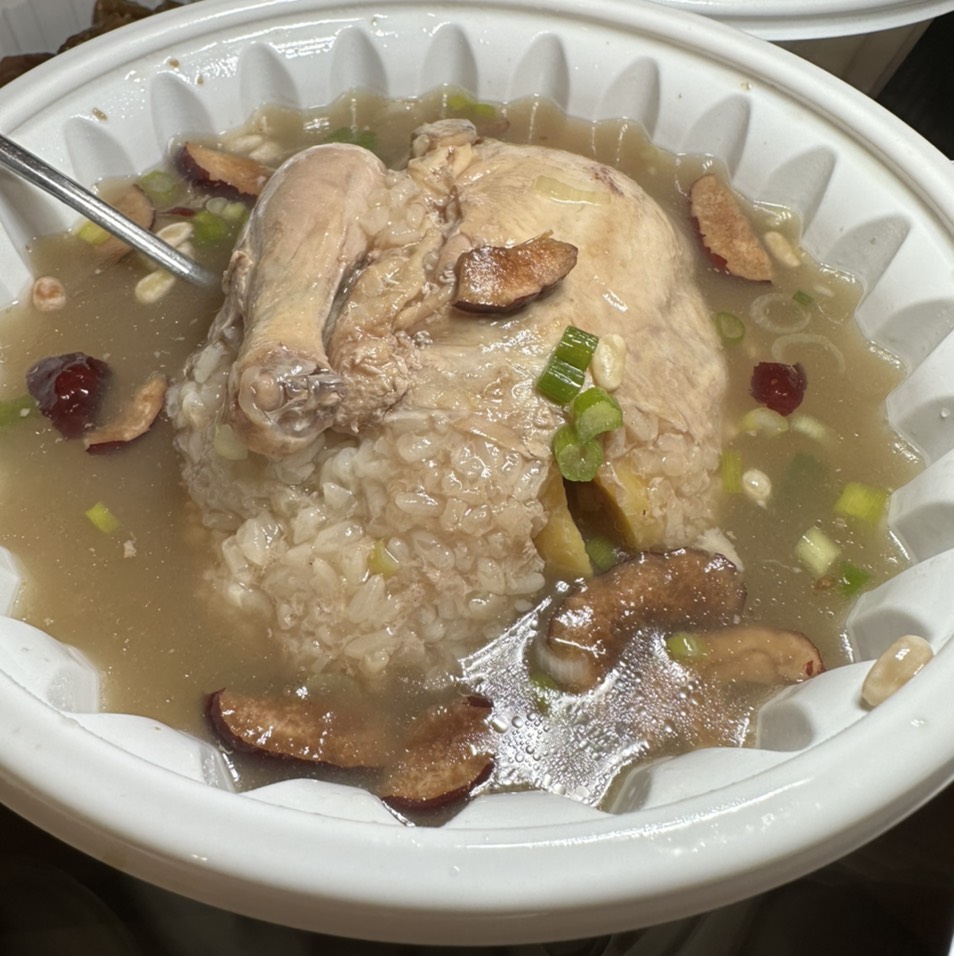 Samgye Tang (Korean Penicillin Cornish Hen) $24 from Jun Won Dak on #foodmento http://foodmento.com/dish/54984