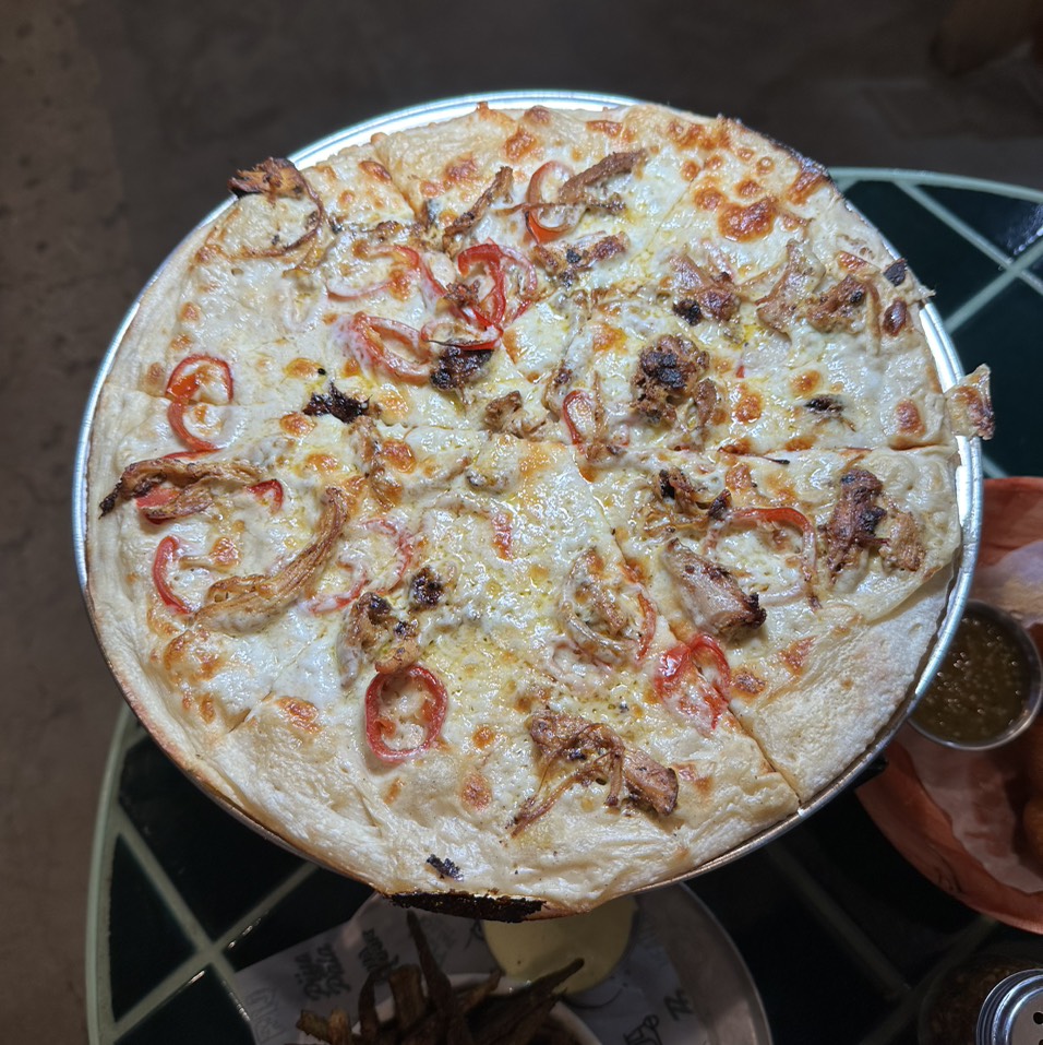 Pizza (White Korma, Pickled Fresnos, Chicken Tikka) $21 from Pijja Palace on #foodmento http://foodmento.com/dish/55136