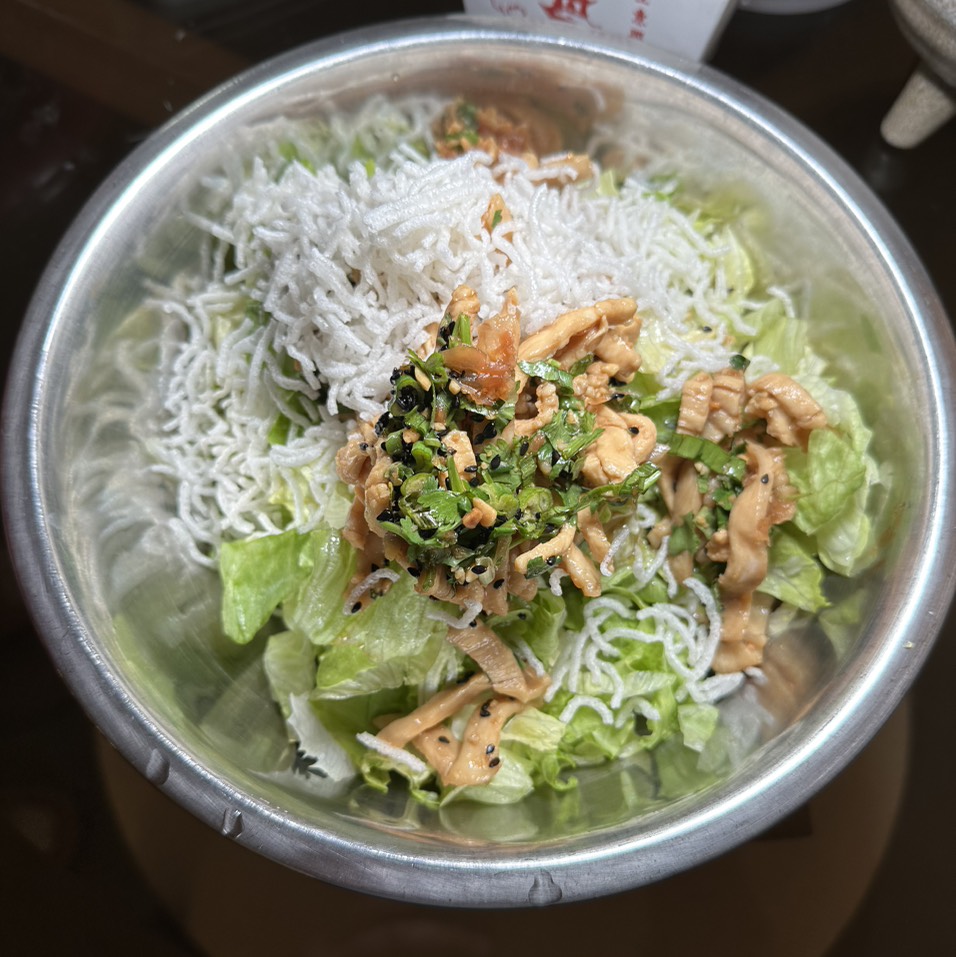 Chinese Chicken Salad $13 at Chi Dynasty on #foodmento http://foodmento.com/place/14242