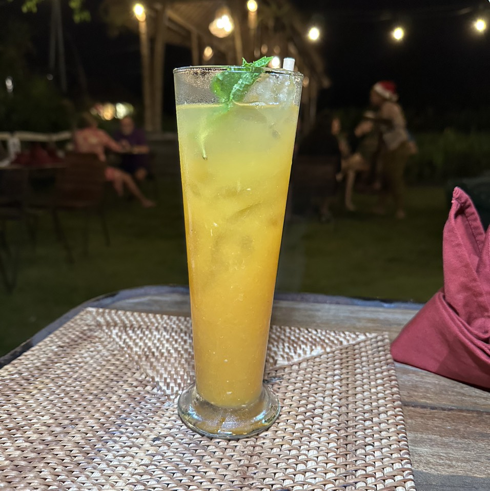 Fresh Orange Juice 38K at Kunang Kunang on #foodmento http://foodmento.com/place/14266
