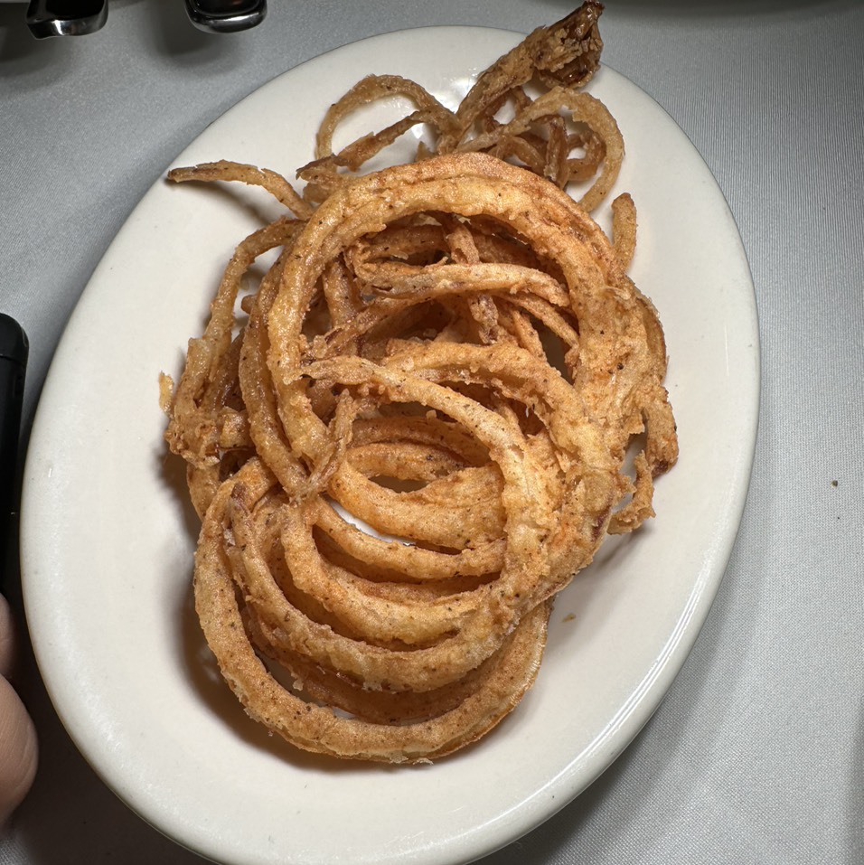 Crispy Fried Onions $3 at Taylor's Prime Steak House on #foodmento http://foodmento.com/place/14285