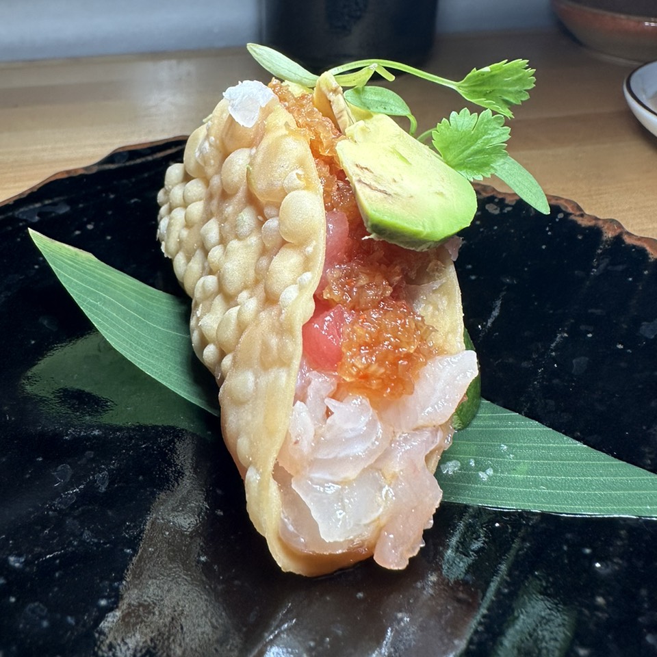 Sashimi Taco $7 from Hamasaku on #foodmento http://foodmento.com/dish/55354