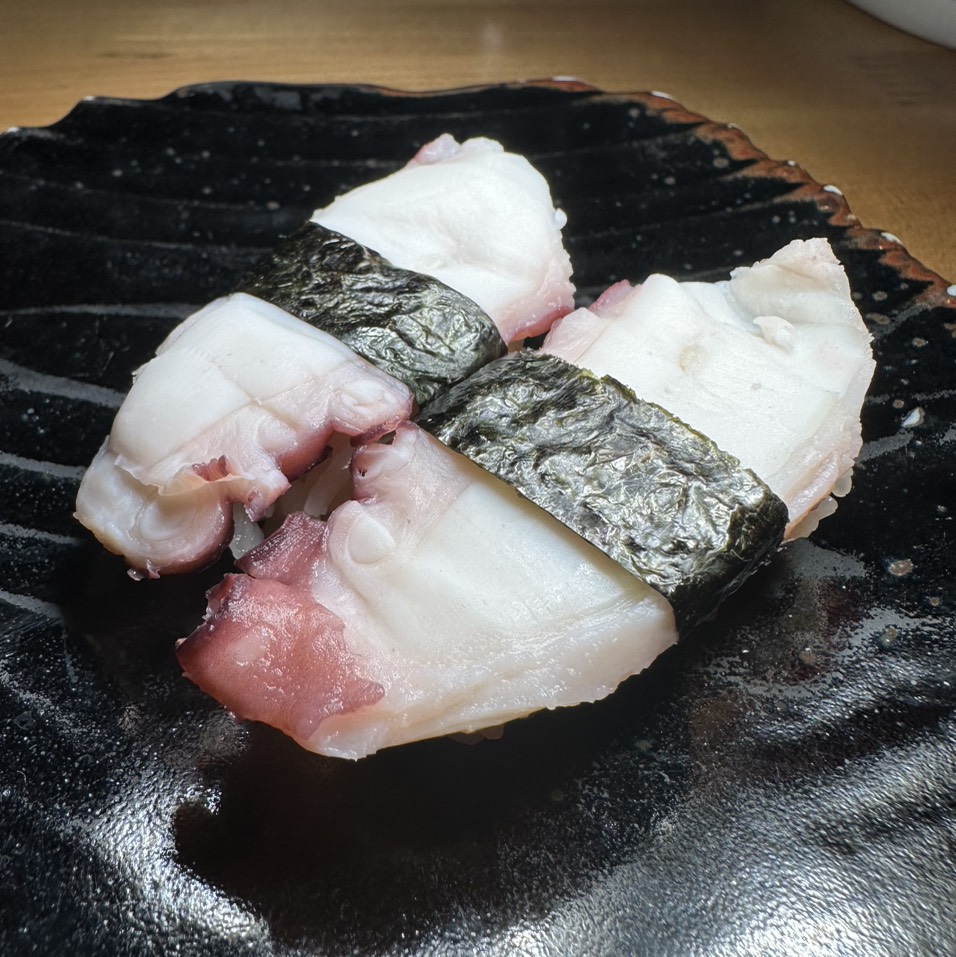 Octopus Nigiri $4 from Hamasaku on #foodmento http://foodmento.com/dish/55359