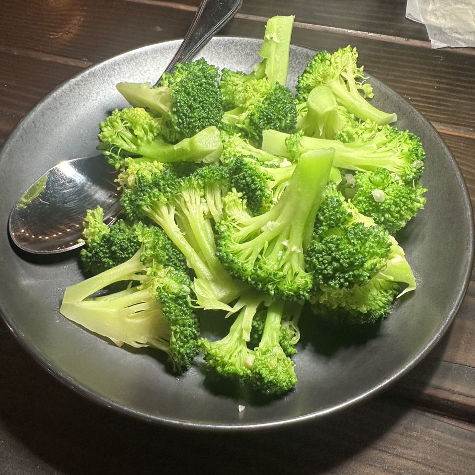 Garlic Broccoli $13 from Colette on #foodmento http://foodmento.com/dish/55448