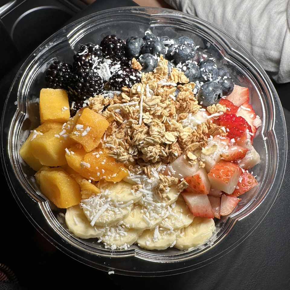 Mix It Up Acai Bowl $13 from Whata Peach on #foodmento http://foodmento.com/dish/55561