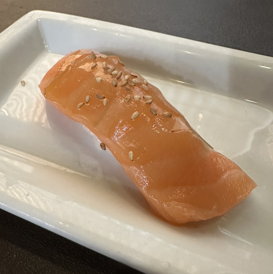 Salmon Sushi 2pc $9 at Uzumaki on #foodmento http://foodmento.com/place/14357
