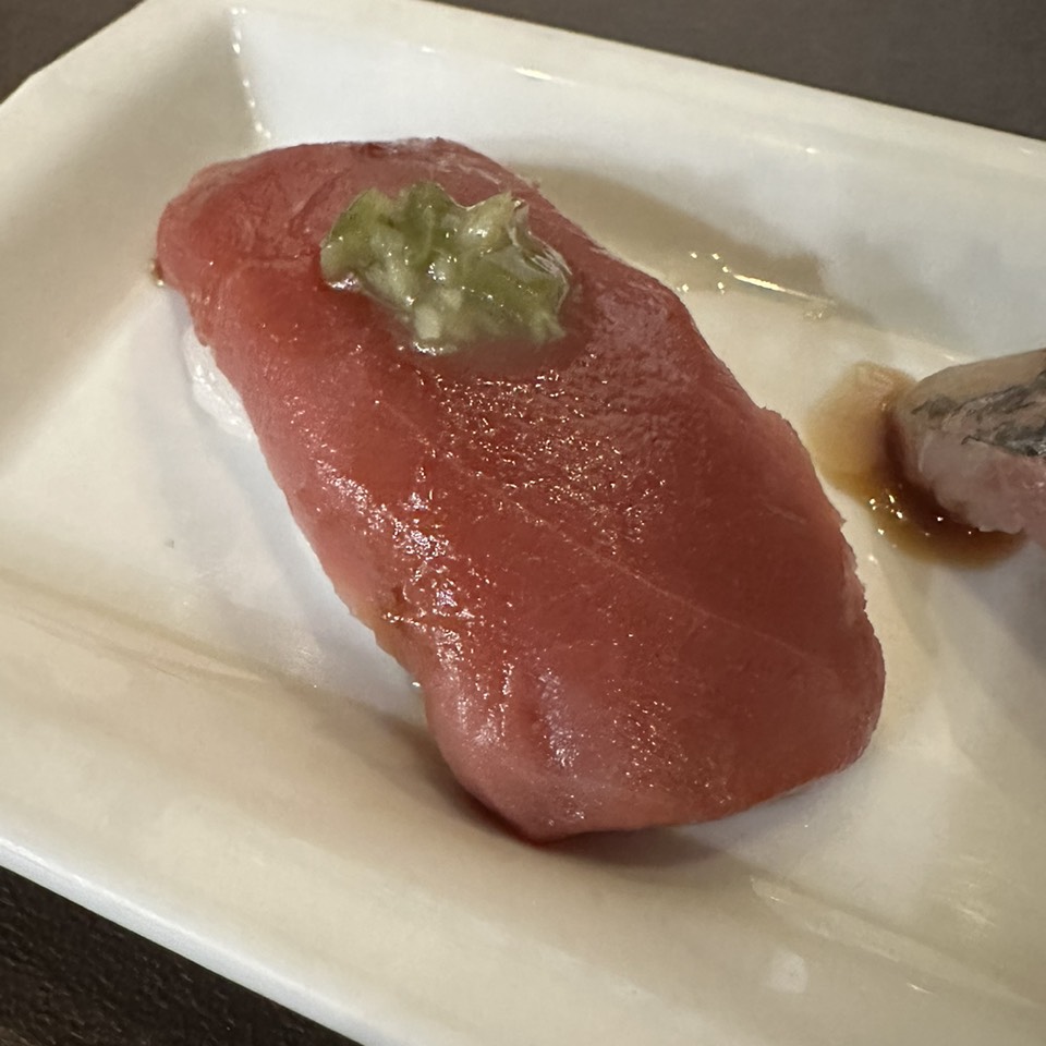 Bluefin Tuna 2pc $12.50 at Uzumaki on #foodmento http://foodmento.com/place/14357