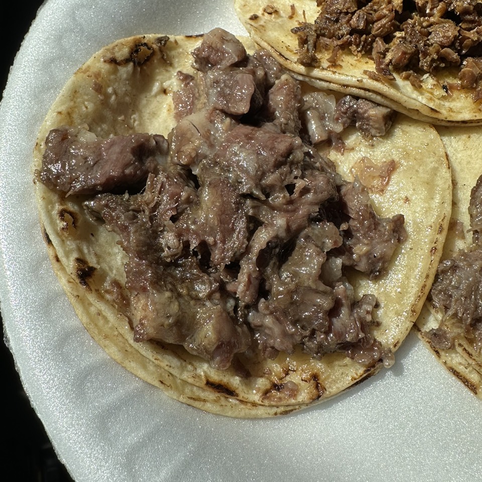 Labio Taco $2.25 at Tacos el toro (al vapor) on #foodmento http://foodmento.com/place/14365