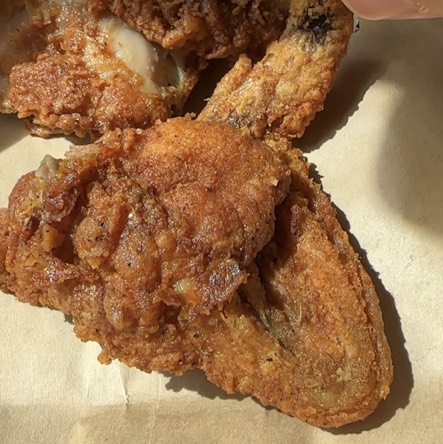 Fried Chicken Wing $2.40 from Ralphs on #foodmento http://foodmento.com/dish/55737