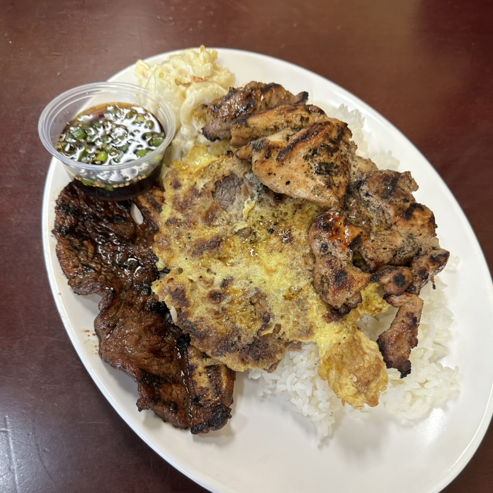 Combo (Kalbi, Meat Jun, BBQ Chicken) $20 at Island Style Restaurant on #foodmento http://foodmento.com/place/14420