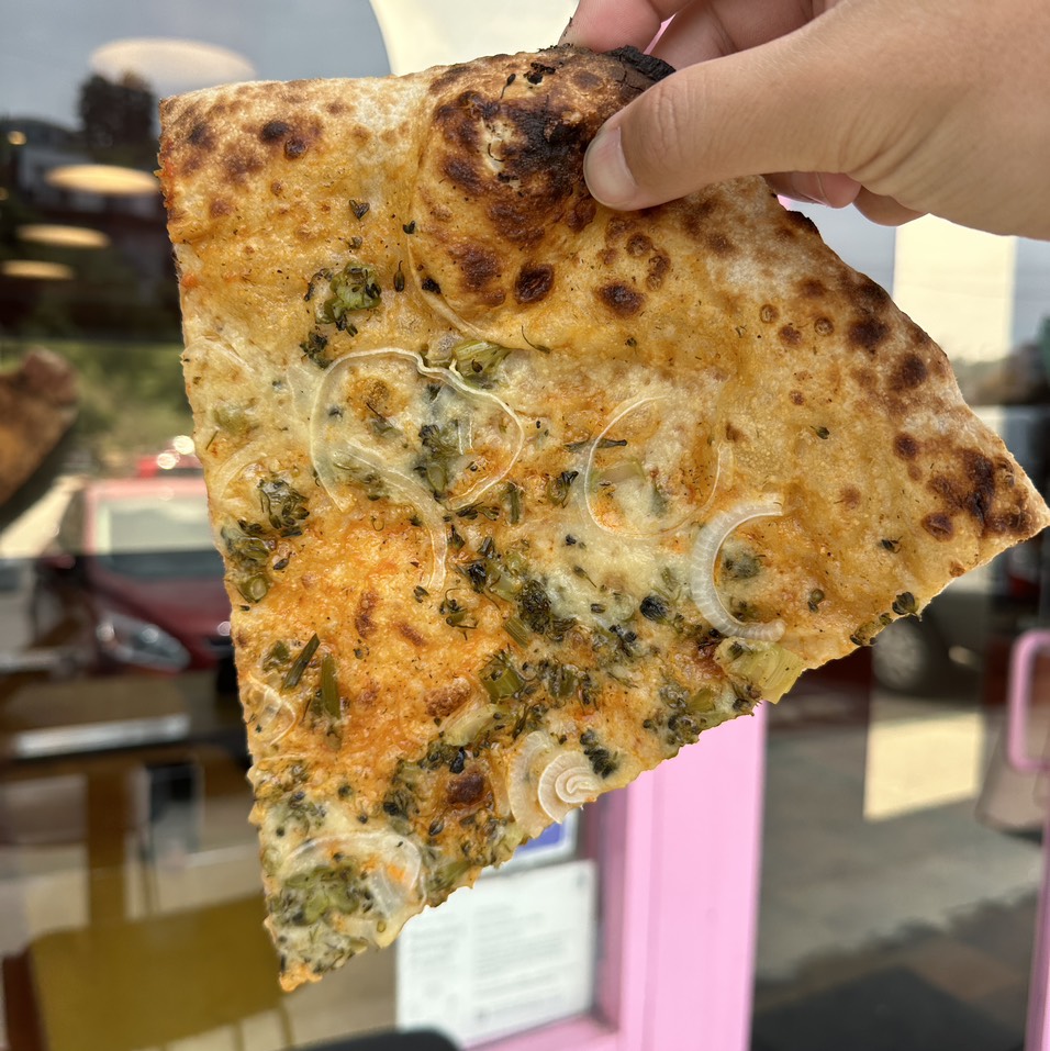 Buffalo Pizza Slice $6.50 from Hot Tongue on #foodmento http://foodmento.com/dish/56104