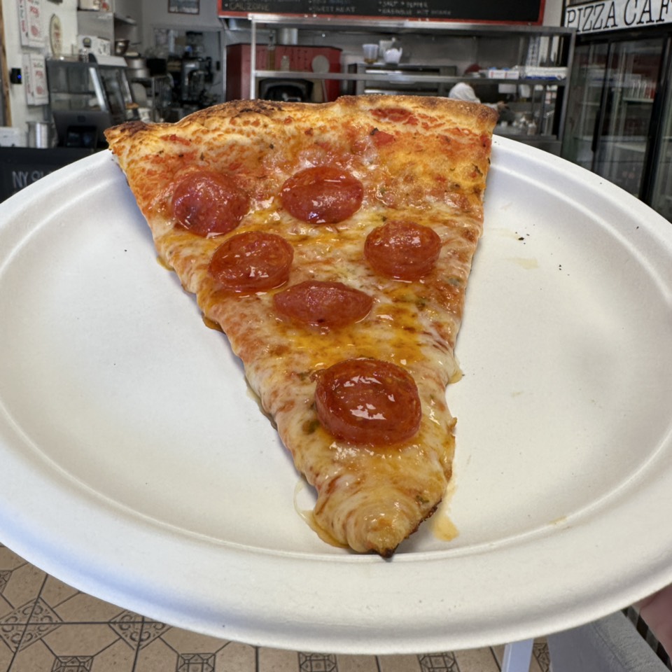 NY Style Pepperoni Pizza Slice $4 from Pizza Cafe La on #foodmento http://foodmento.com/dish/56105