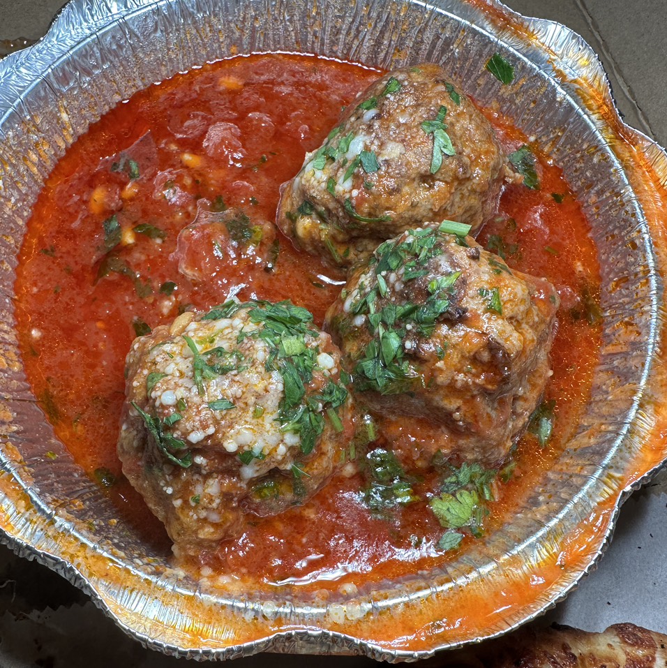 Meatballs (3) $8 on #foodmento http://foodmento.com/dish/56128