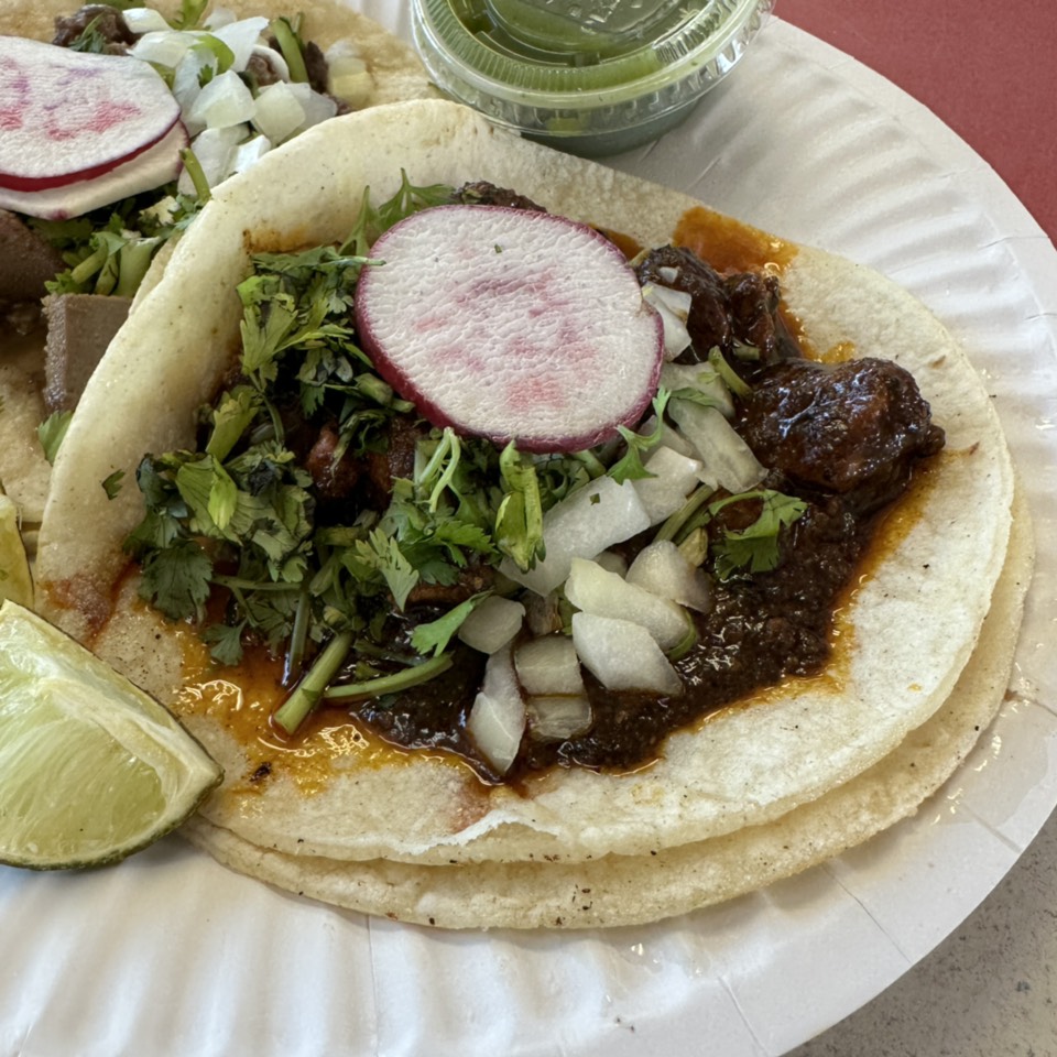Mole Chicken Taco $4 at Rancho Bravo Tacos on #foodmento http://foodmento.com/place/14543