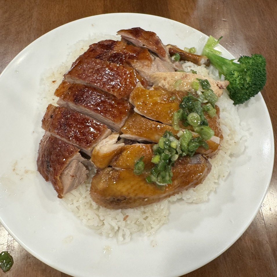 No 7 Soya Chicken & Bbq Duck $17 at HK BBQ Master on #foodmento http://foodmento.com/place/14549