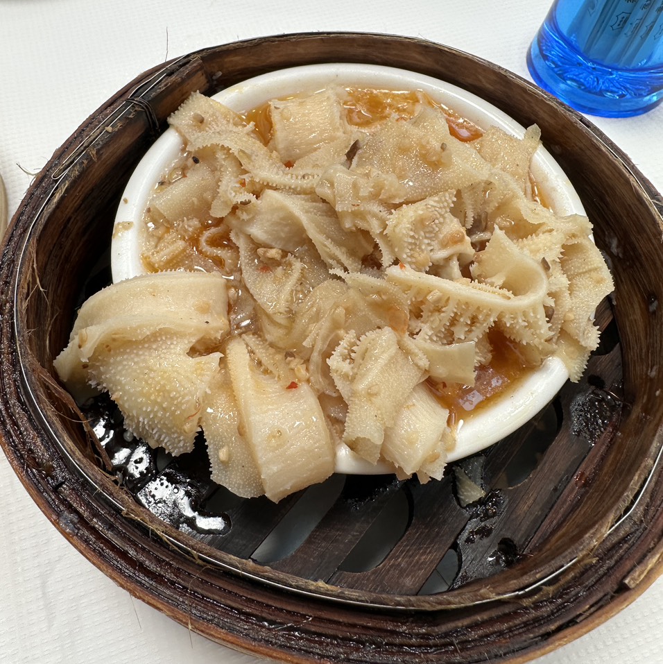 Beef Tripe With Ginger & Scallion $9 at Sun Sui Wah on #foodmento http://foodmento.com/place/14551