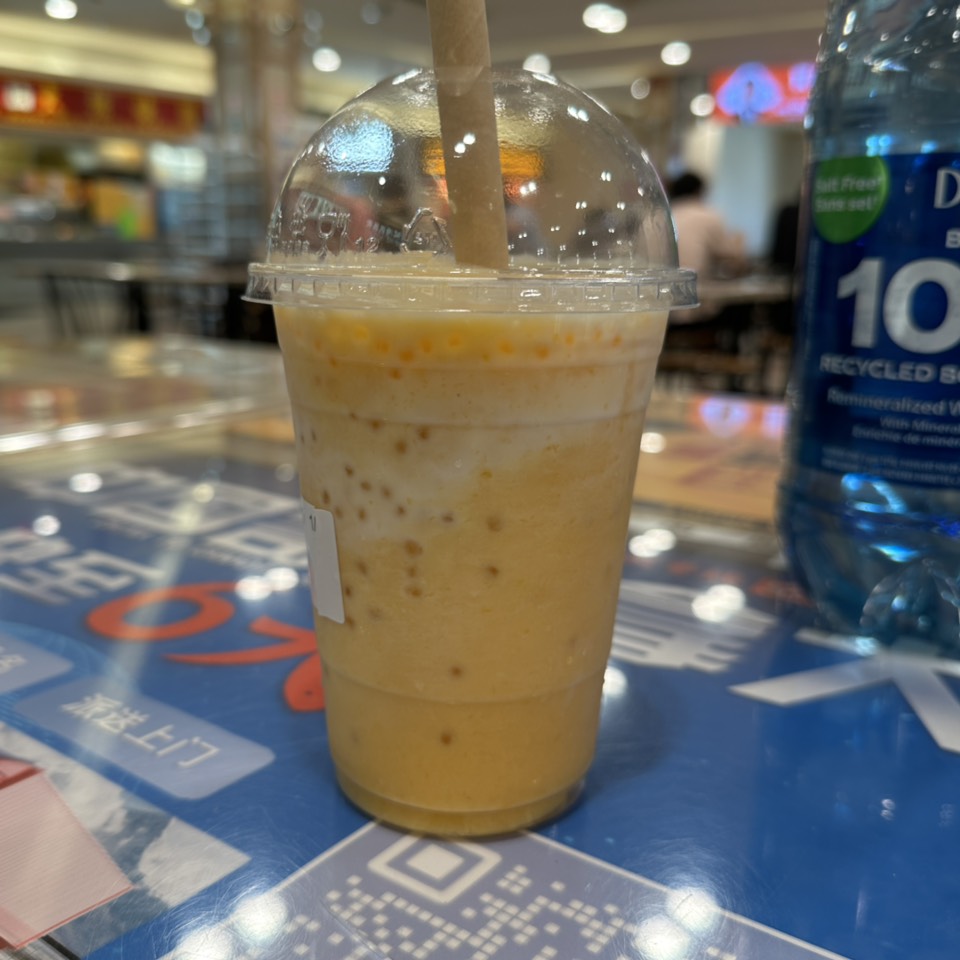 Mango Lover (Mango, Coconut Milk, Grapefruit, Sago) $7.43 at A Whole Mango 一只芒果 on #foodmento http://foodmento.com/place/14558