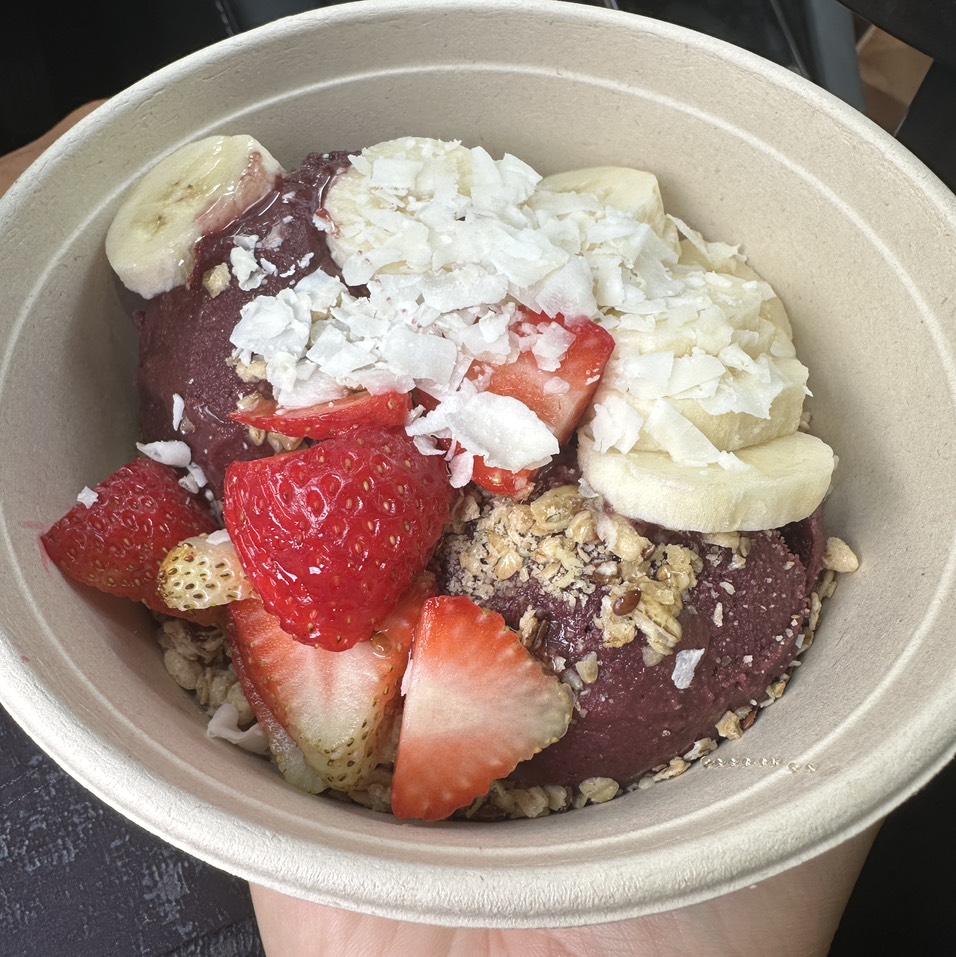 Acai Energy Bowl $12.50 at Dogtown Coffee on #foodmento http://foodmento.com/place/14619