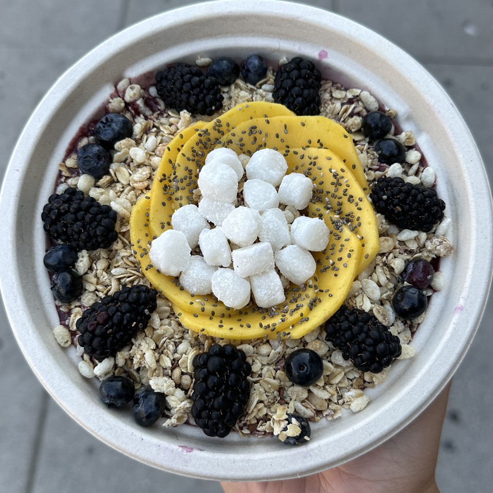 Very Berry Acai Bowl $13.50 at Cyber Yogurt on #foodmento http://foodmento.com/place/14645