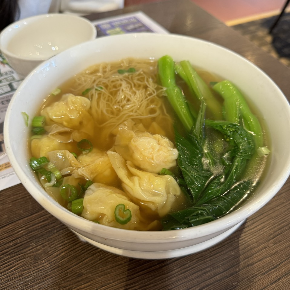Wonton Noodle In Soup $11 on #foodmento http://foodmento.com/dish/56968