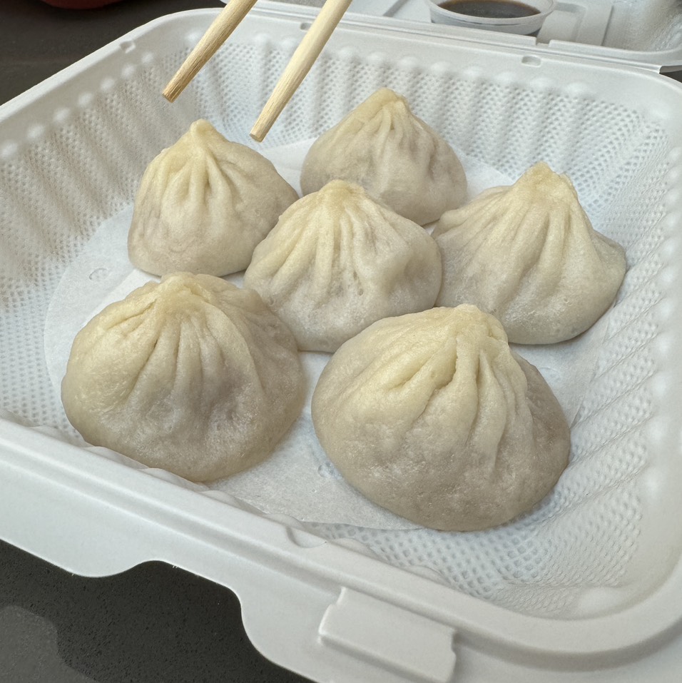 Xiao Long Bao (6) $10 at R&H Chinese Food on #foodmento http://foodmento.com/place/14722