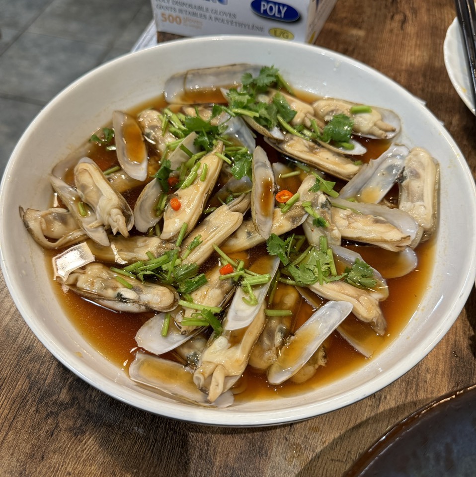 Marinated Rabbit Clam $38 at 鼎莉海鲜 The Shellfish Shack on #foodmento http://foodmento.com/place/14726