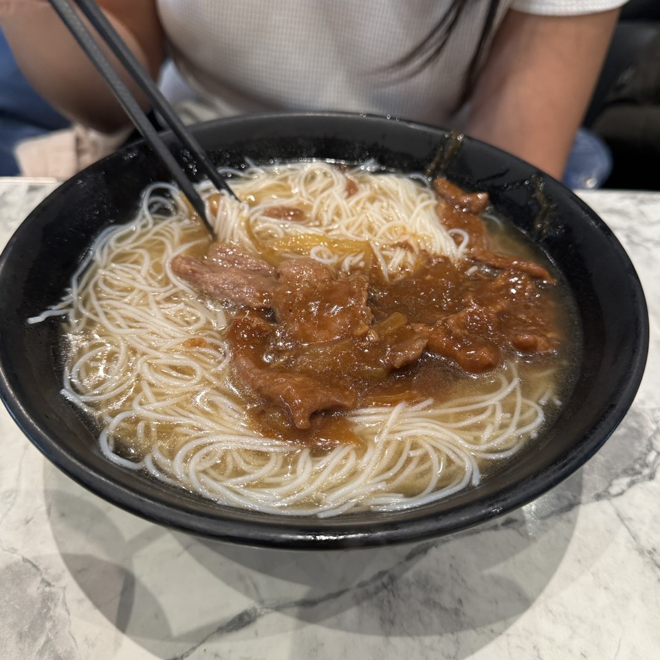 Satay Beef Rice Noodle $13 at Happy Day Cafe 喜相逢 - Richmond on #foodmento http://foodmento.com/place/14732