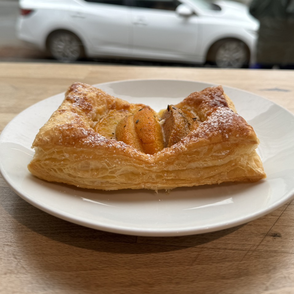 Peach Rosemary Tart $6 at Pure Bread on #foodmento http://foodmento.com/place/14741